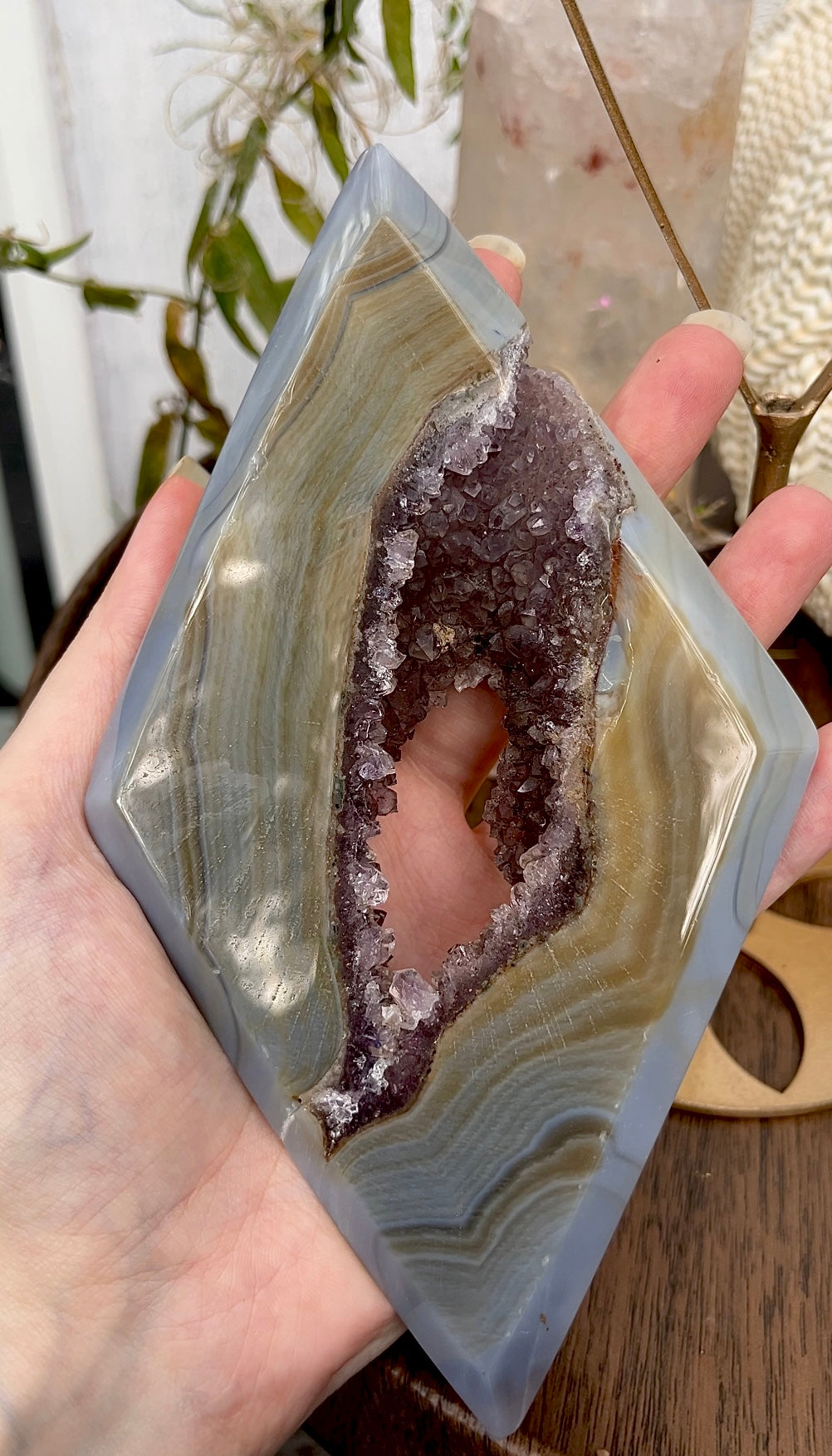 XXL Amethyst Agate Geode Statue