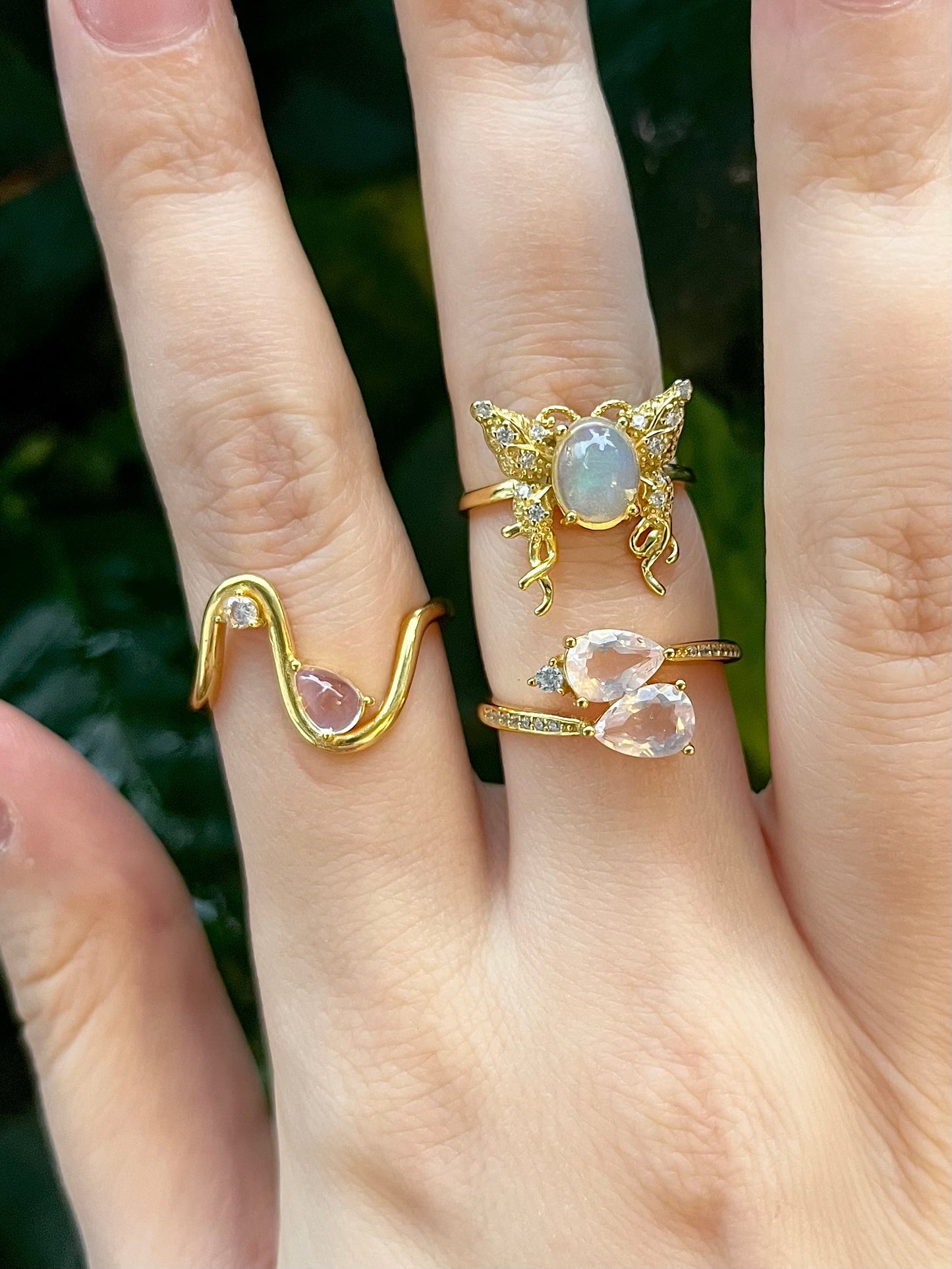 Enchanting Gold & Shimmery Crystal Ring Companions!