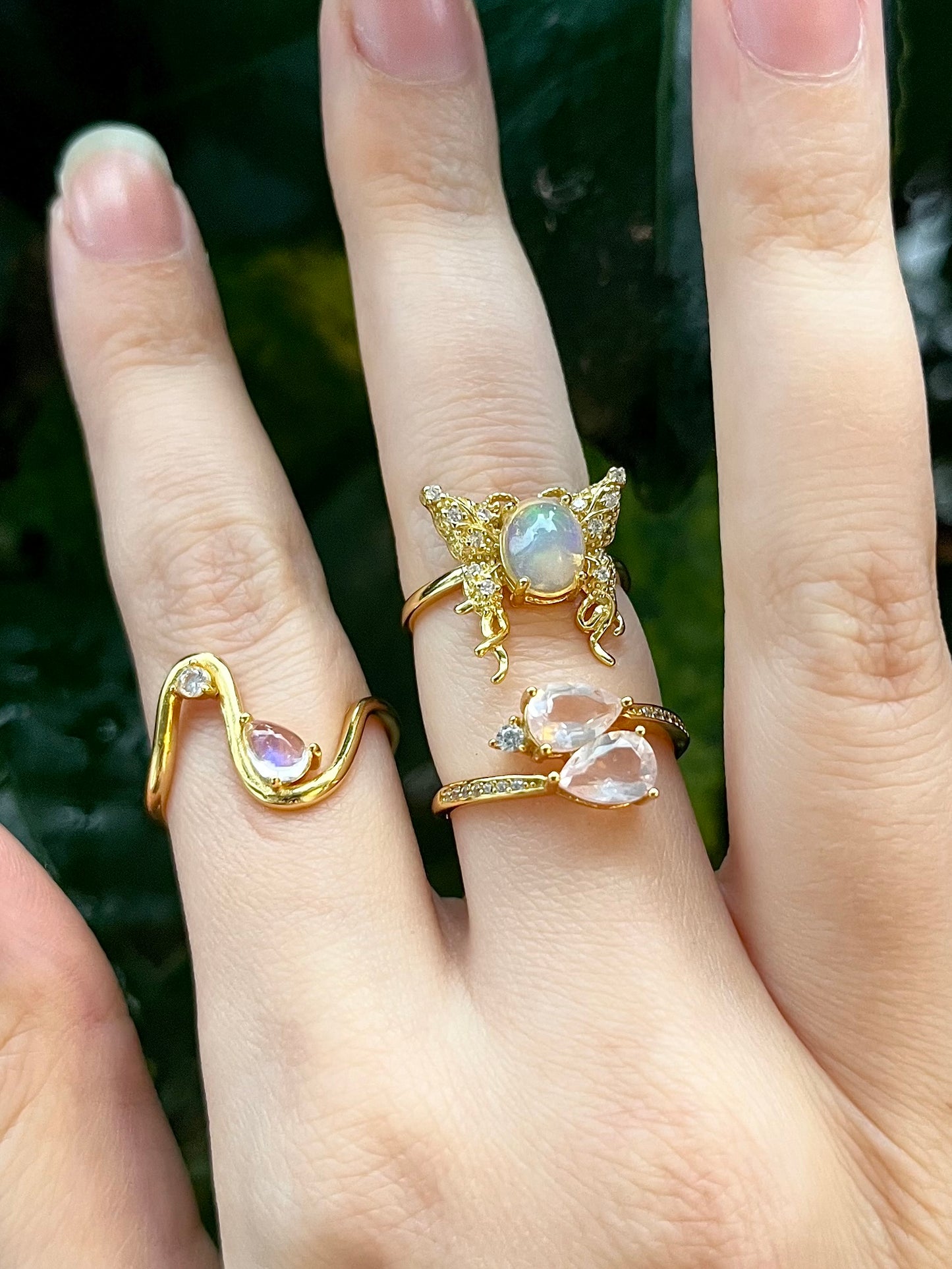 Enchanting Gold & Shimmery Crystal Ring Companions!